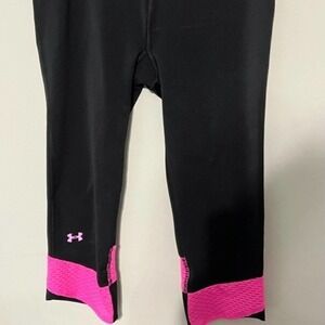 UNDER Armour Fly-by Capri Leggings - black and pink size Medium